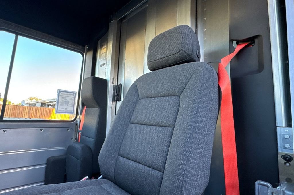 2023 BrightDrop Zevo 600 EJY