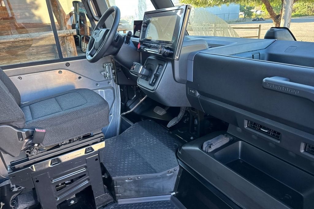 2023 BrightDrop Zevo 600 EJY