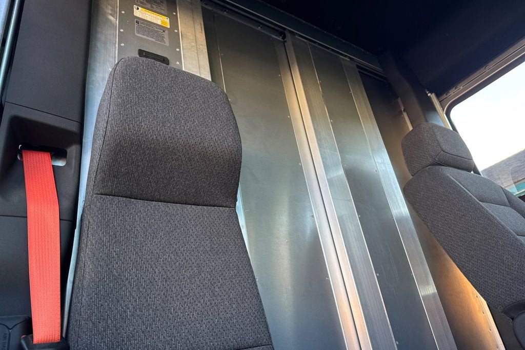 2023 BrightDrop Zevo 600 EJY