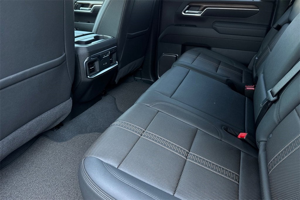 2025 Chevrolet Silverado 3500 HD High Country