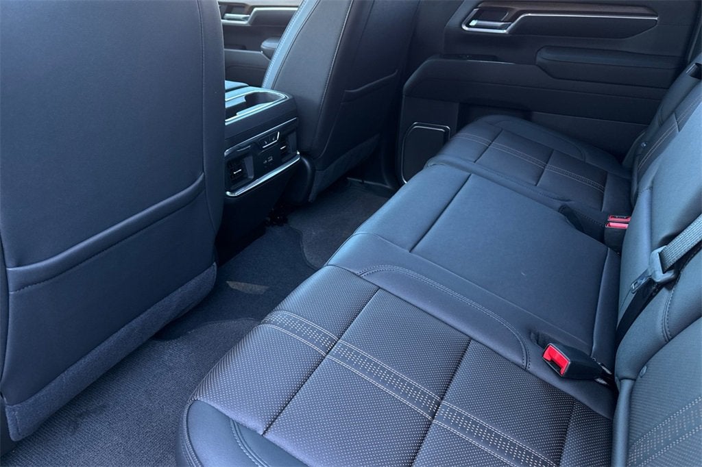 2025 Chevrolet Silverado 3500 HD High Country