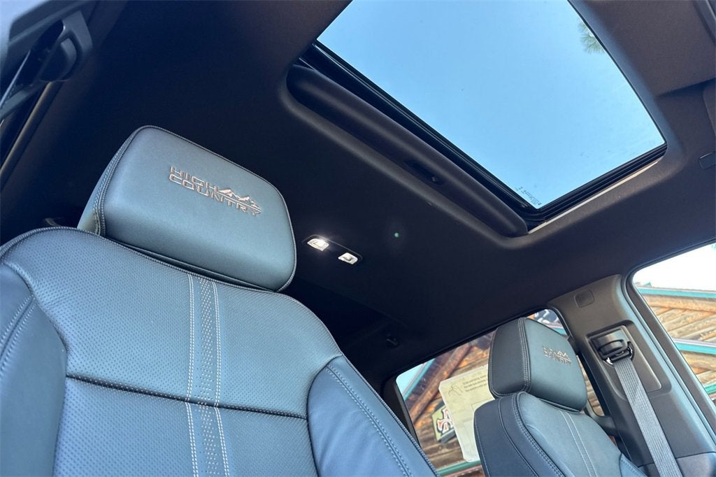 2025 Chevrolet Silverado 3500 HD High Country