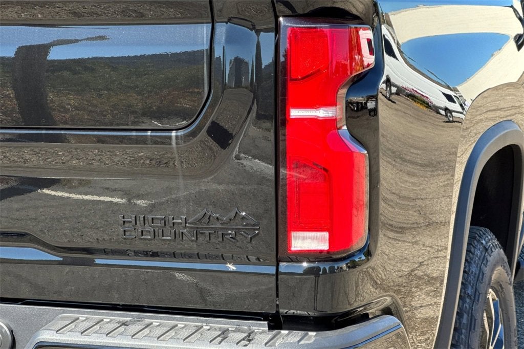 2025 Chevrolet Silverado 3500 HD High Country