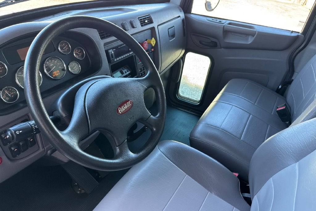 2022 PETERBILT CONVENTIONAL 33 Base
