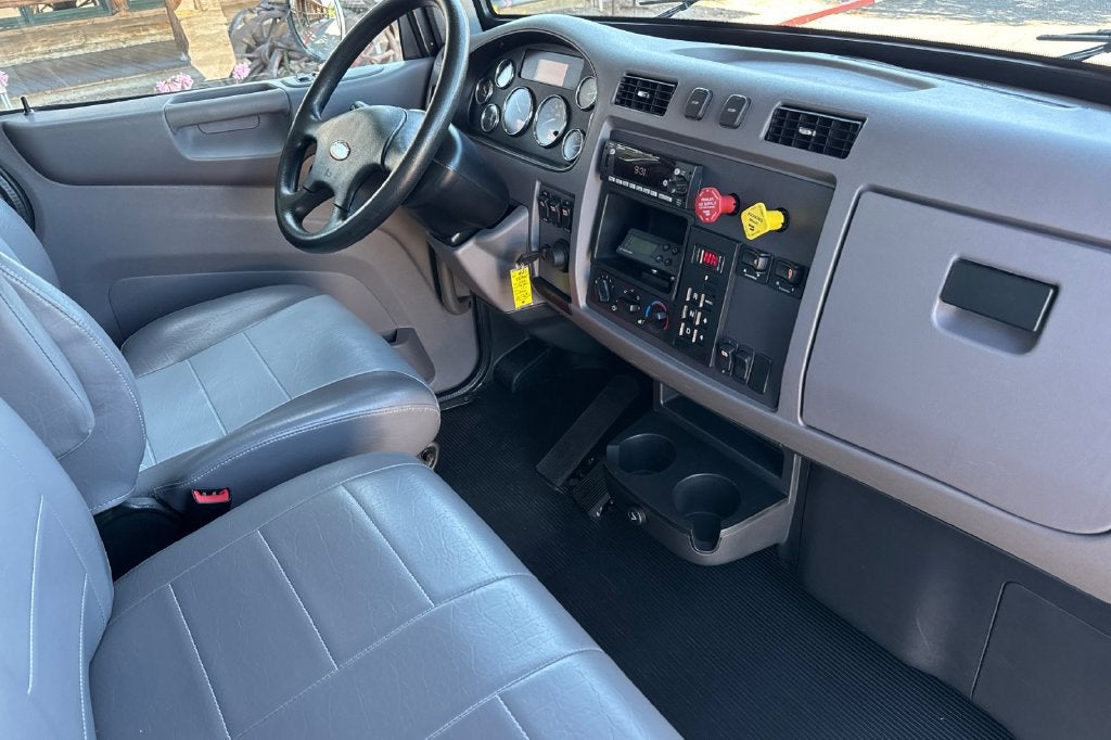 2022 PETERBILT CONVENTIONAL 33 Base