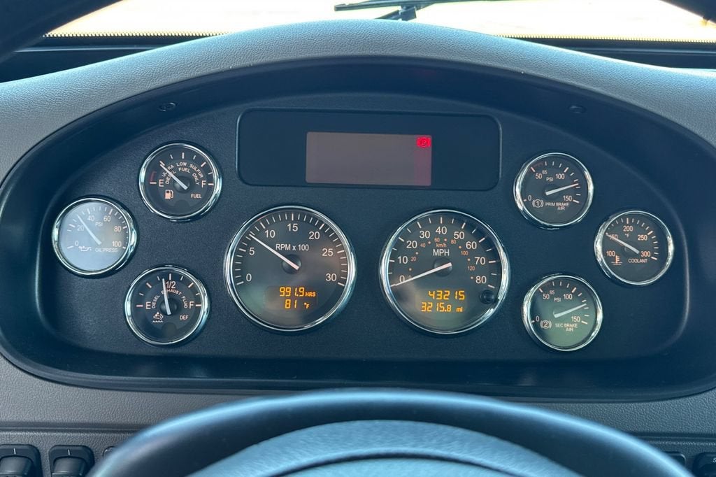 2022 PETERBILT CONVENTIONAL 33 Base
