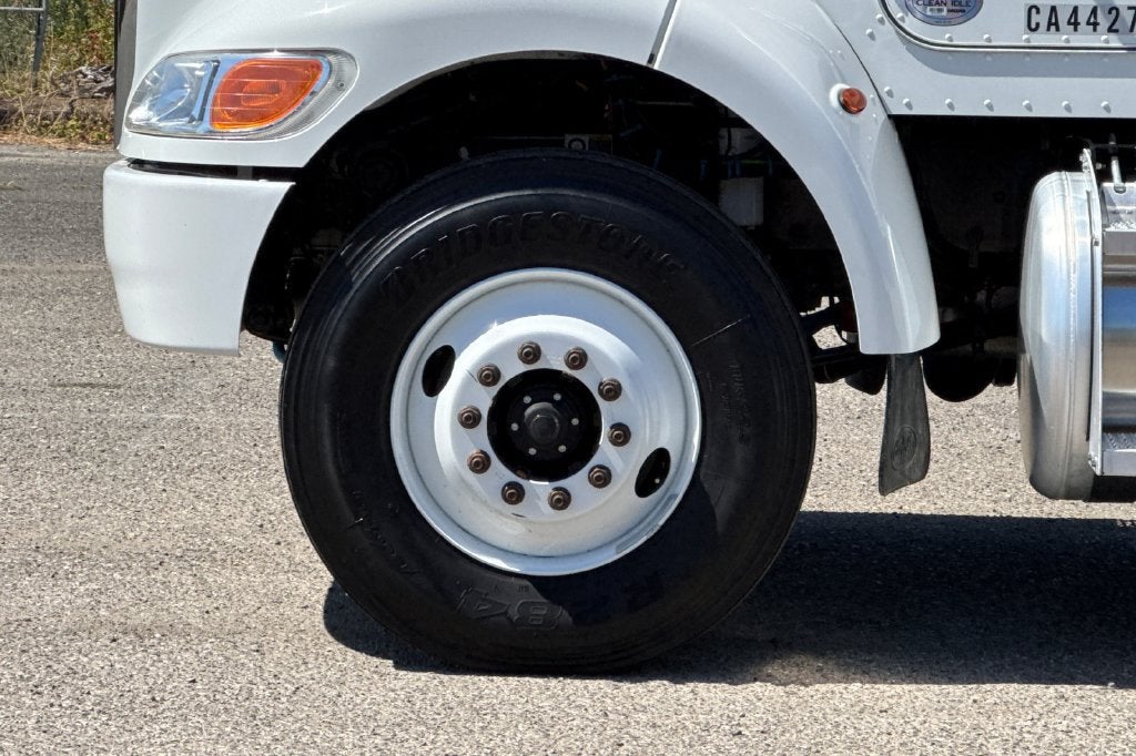 2022 PETERBILT CONVENTIONAL 33 Base