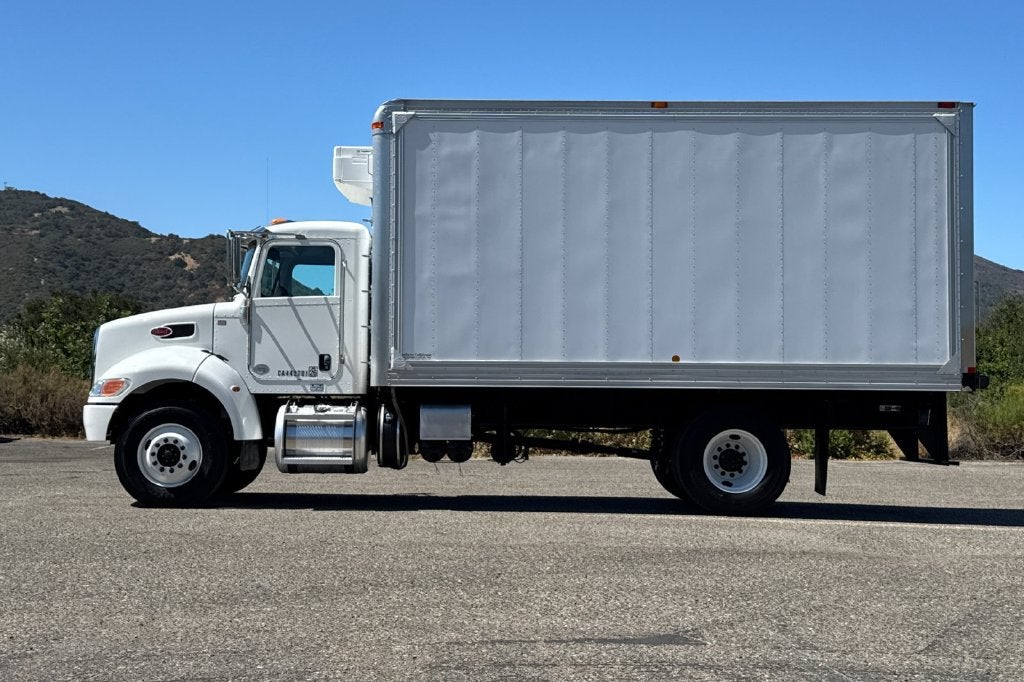 2022 PETERBILT CONVENTIONAL 33 Base