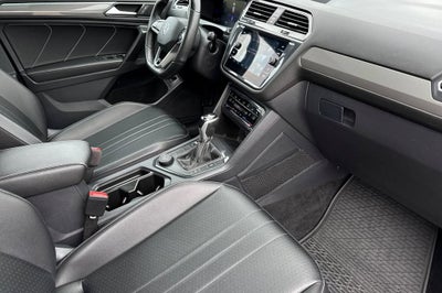2022 Volkswagen Tiguan SE R-Line Black