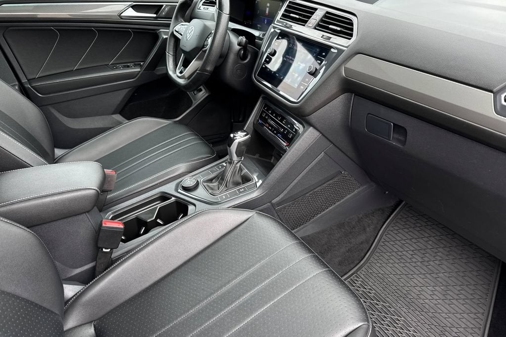 2022 Volkswagen Tiguan SE R-Line Black