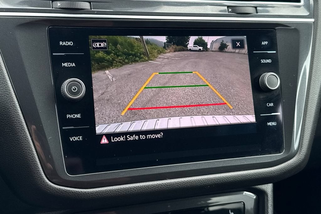 2022 Volkswagen Tiguan SE R-Line Black