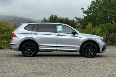 2022 Volkswagen Tiguan SE R-Line Black