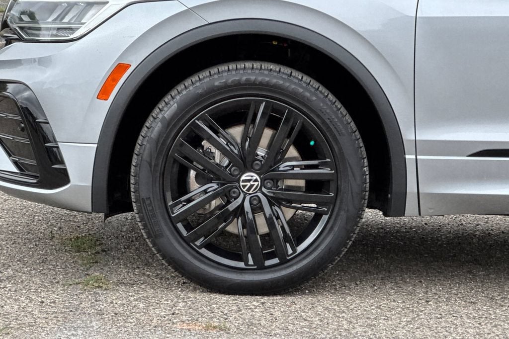 2022 Volkswagen Tiguan SE R-Line Black