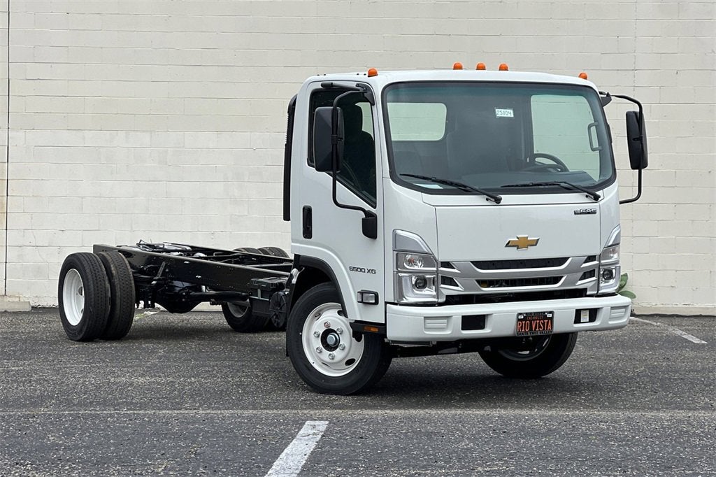 2025 Chevrolet Low Cab Forward 5500 XG WT