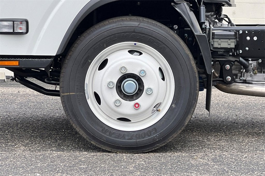 2025 Chevrolet Low Cab Forward 5500 XG WT