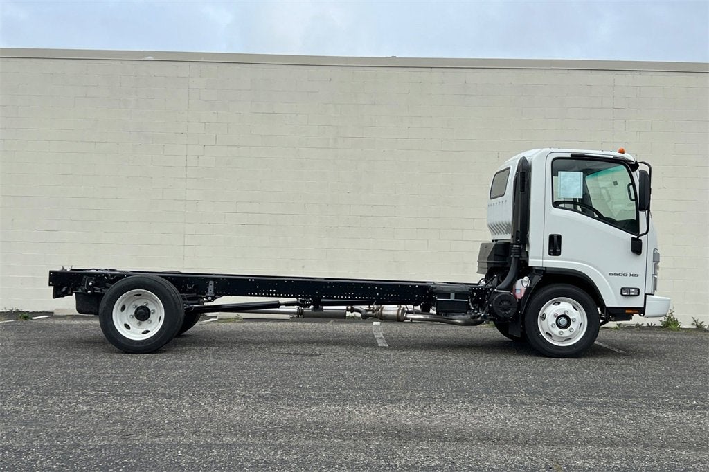 2025 Chevrolet Low Cab Forward 5500 XG WT