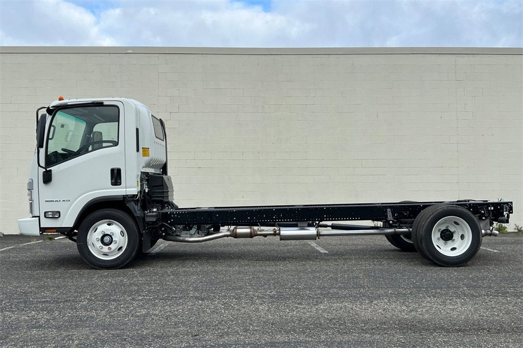 2025 Chevrolet Low Cab Forward 5500 XG WT