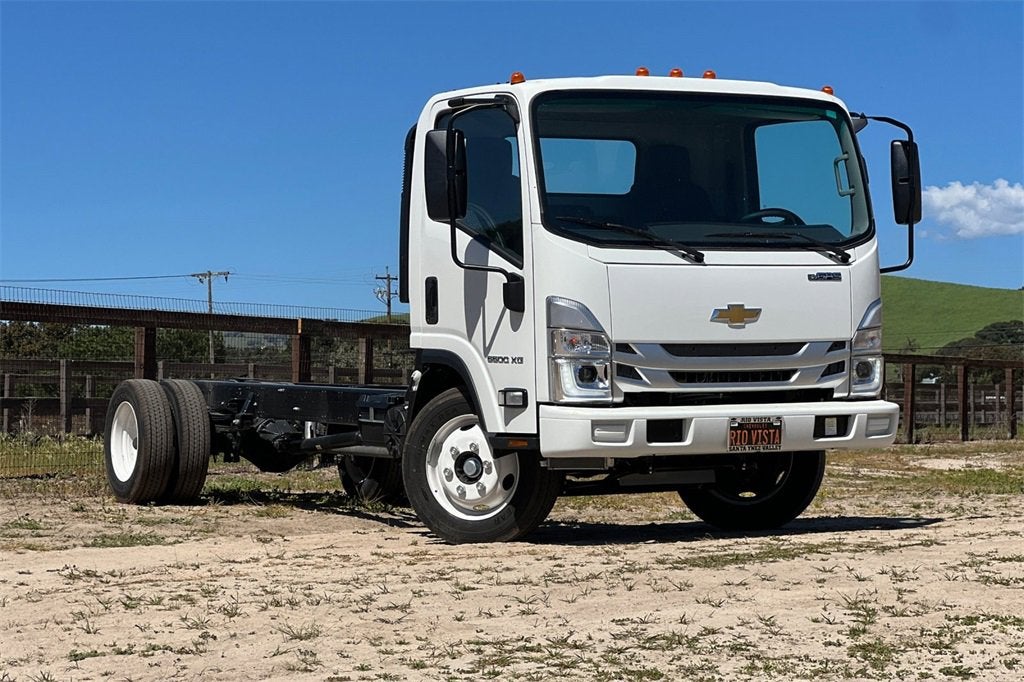 2025 Chevrolet Low Cab Forward 5500 XG WT