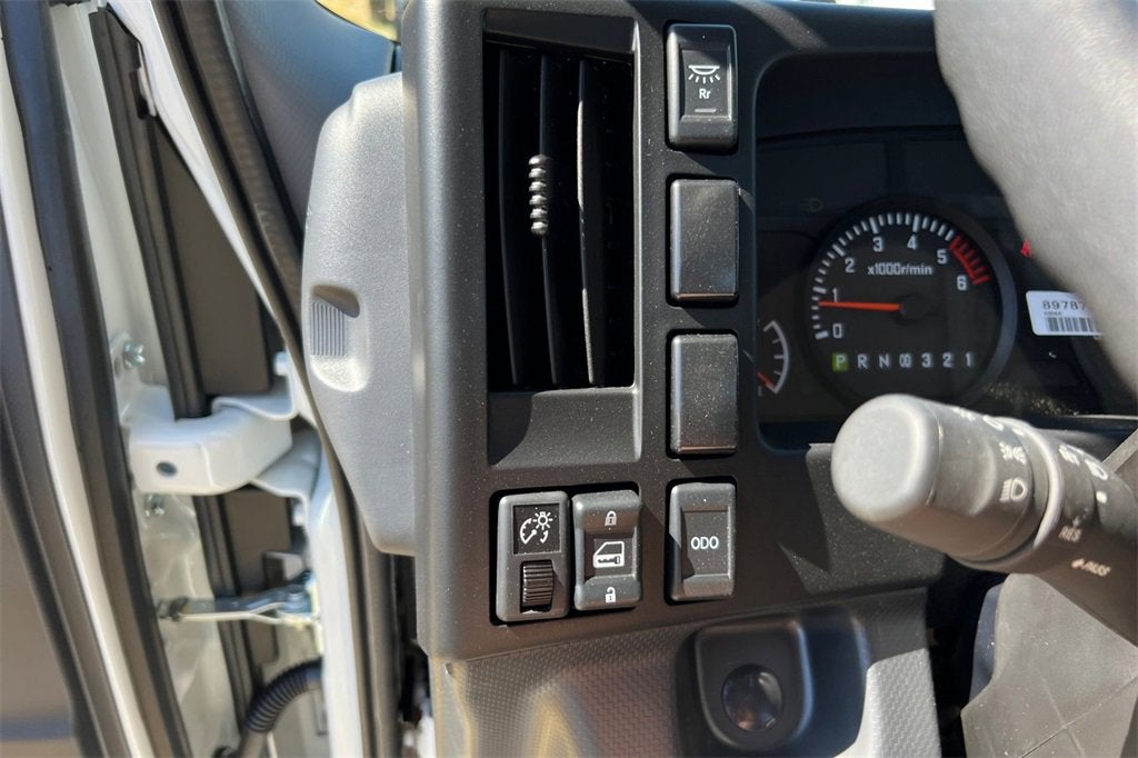 2025 Chevrolet Low Cab Forward 5500 XG WT