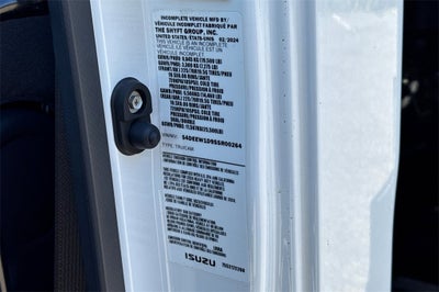 2025 Chevrolet Low Cab Forward 5500 XG WT