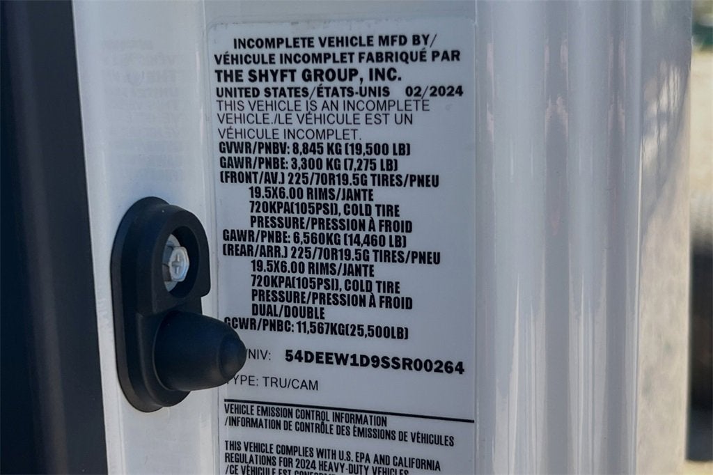 2025 Chevrolet Low Cab Forward 5500 XG WT