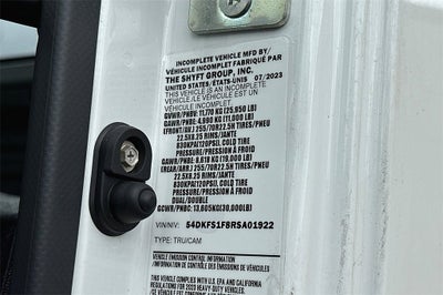 2024 Chevrolet Low Cab Forward 6500 XD WT