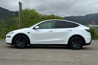 2026 Tesla Model Y Premium