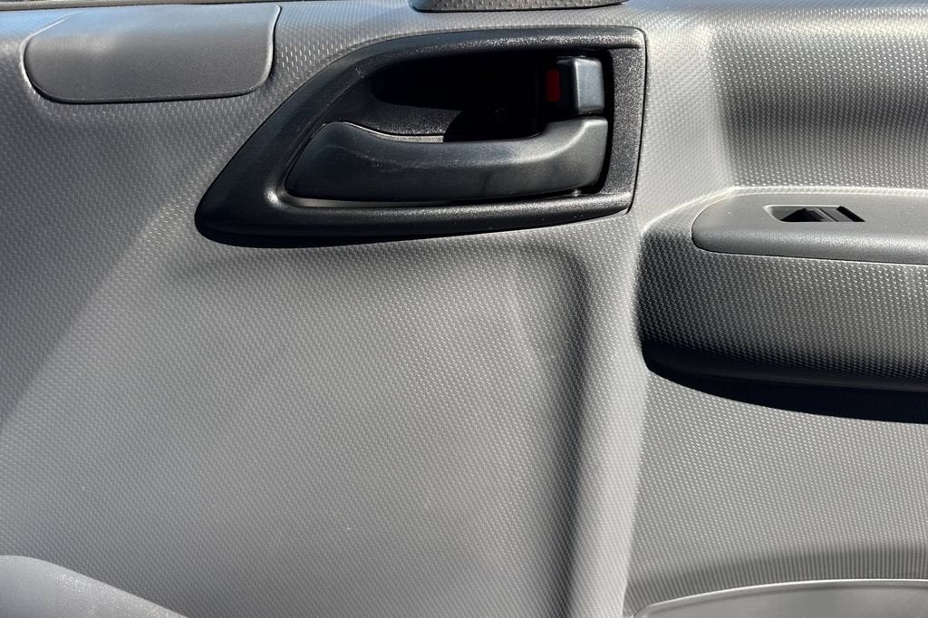 2024 Isuzu NRR Base