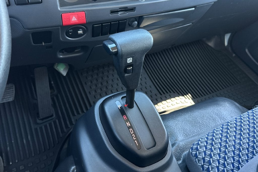 2024 Isuzu NRR Base