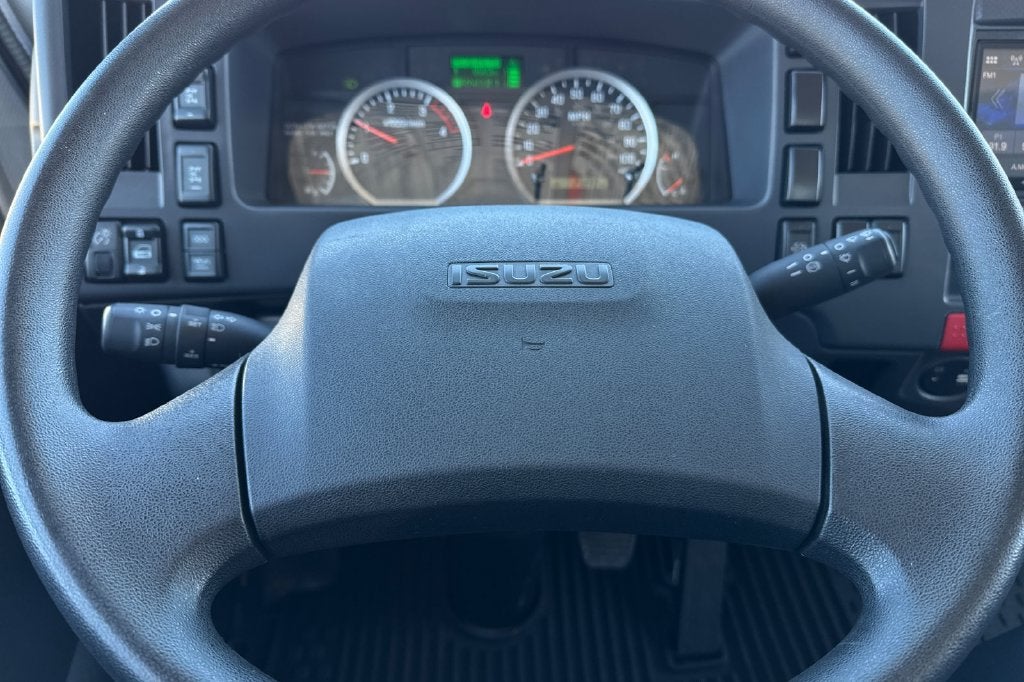 2024 Isuzu NRR Base