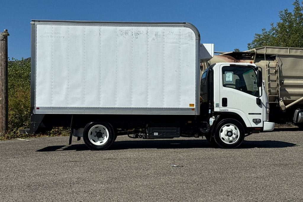 2024 Isuzu NRR Base
