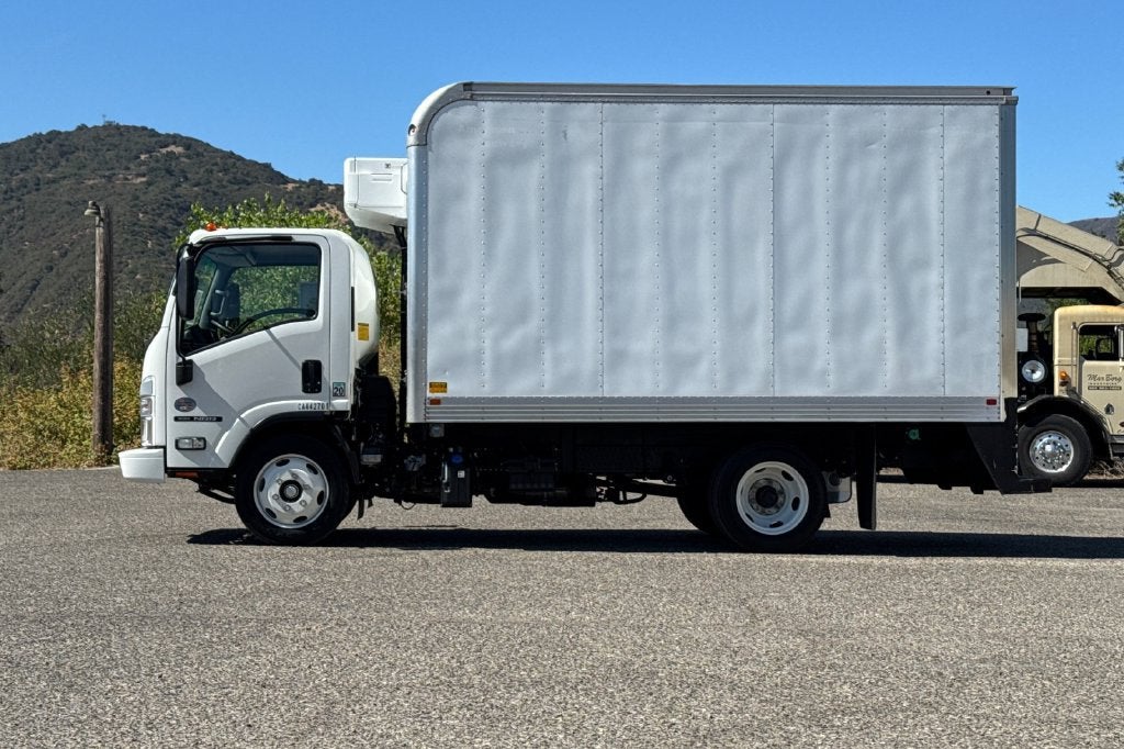 2024 Isuzu NRR Base