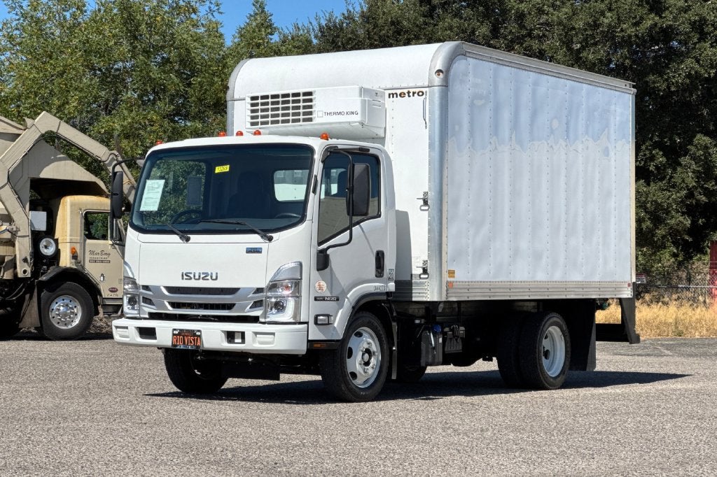 2024 Isuzu NRR Base
