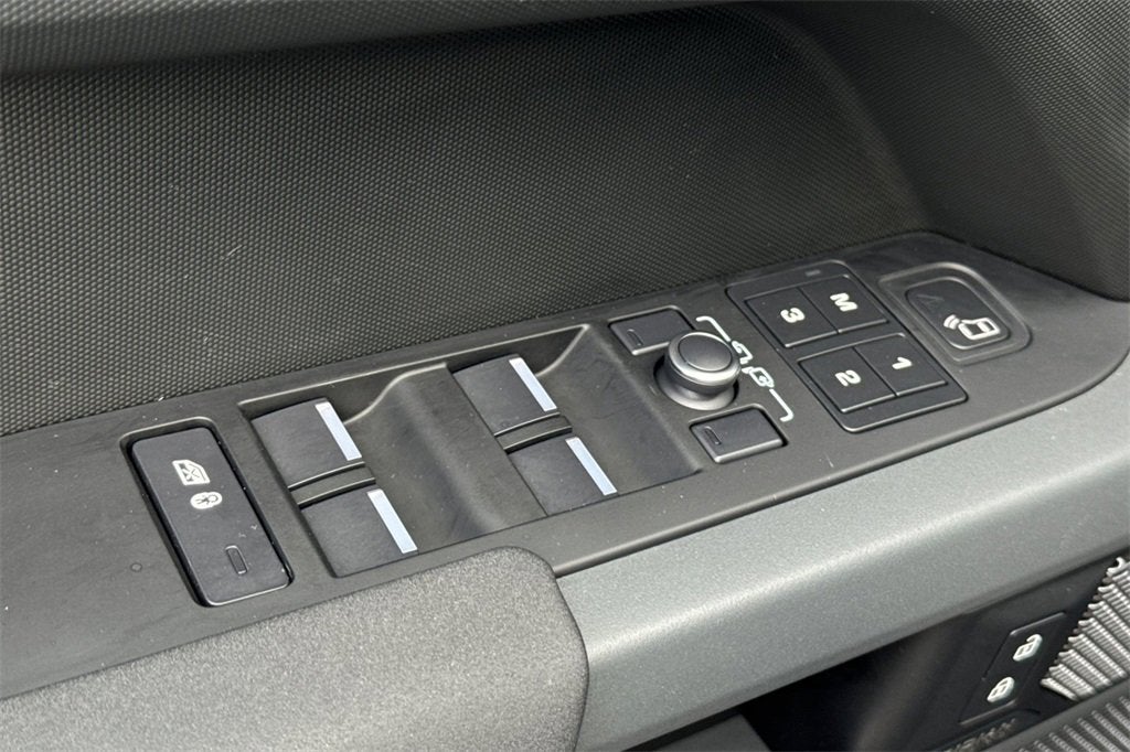 2022 Land Rover Defender X-Dynamic SE