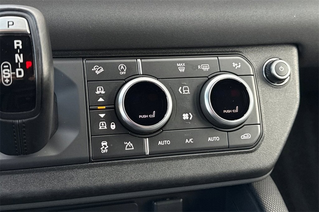 2022 Land Rover Defender X-Dynamic SE