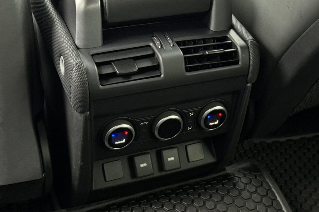 2023 Land Rover Defender V8