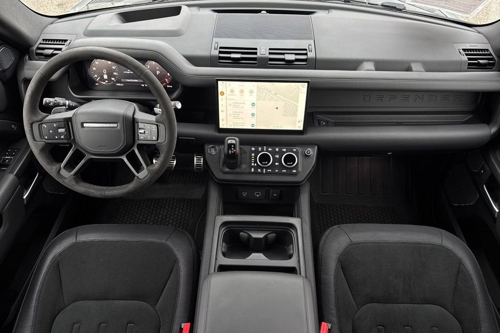 2023 Land Rover Defender V8