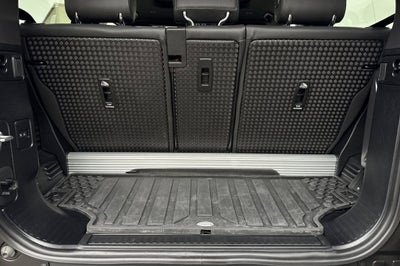 2023 Land Rover Defender V8