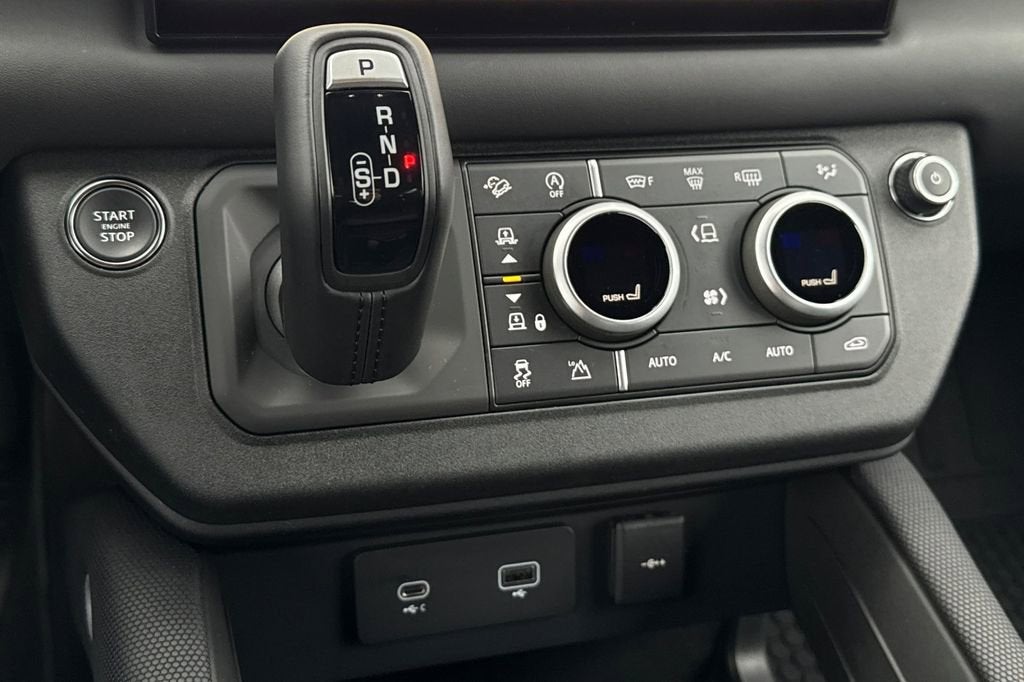 2023 Land Rover Defender V8