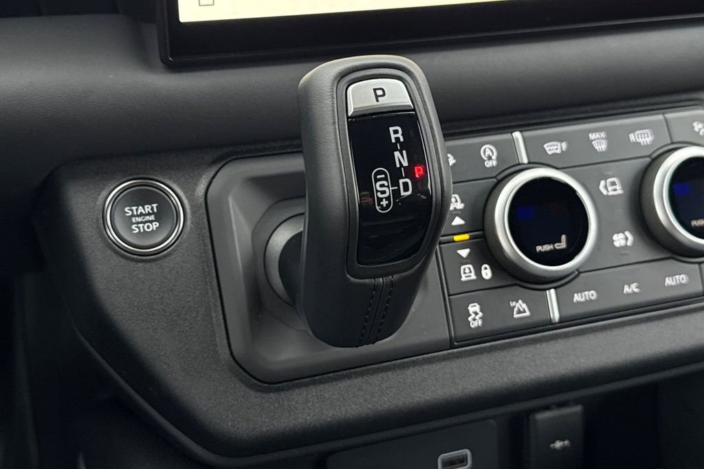 2023 Land Rover Defender V8