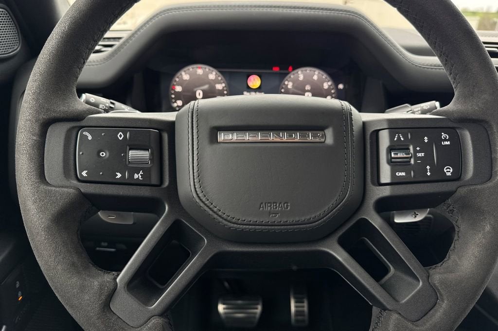 2023 Land Rover Defender V8