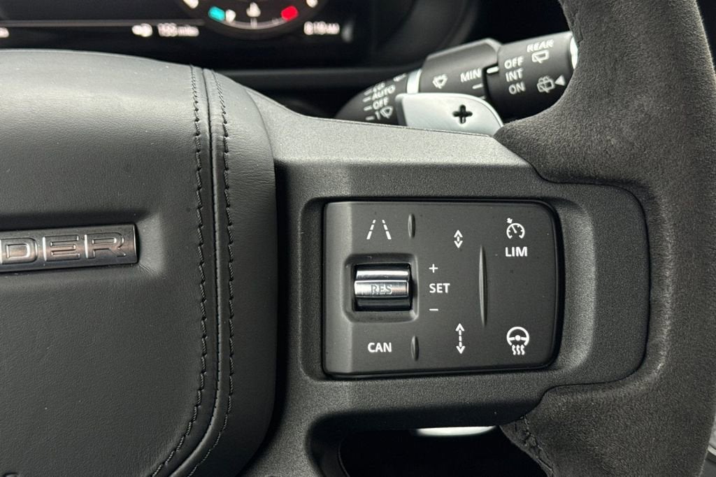 2023 Land Rover Defender V8