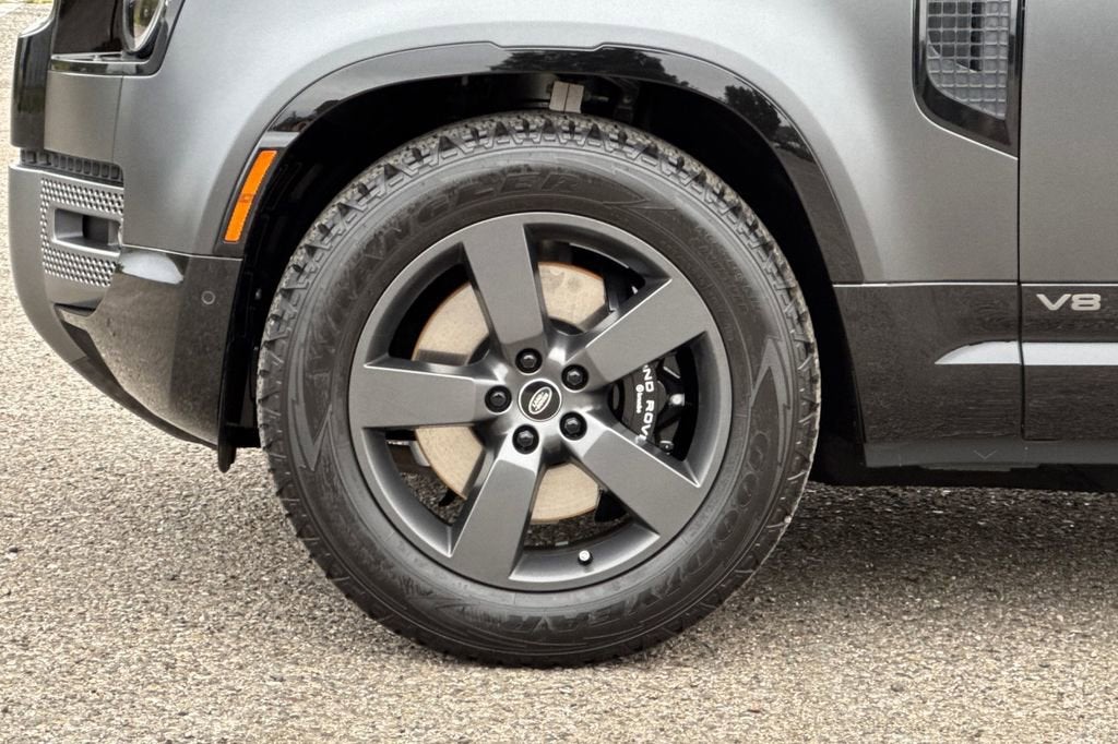 2023 Land Rover Defender V8