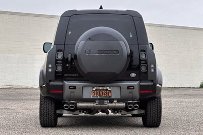 2023 Land Rover Defender V8