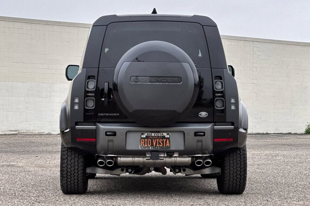 2023 Land Rover Defender V8