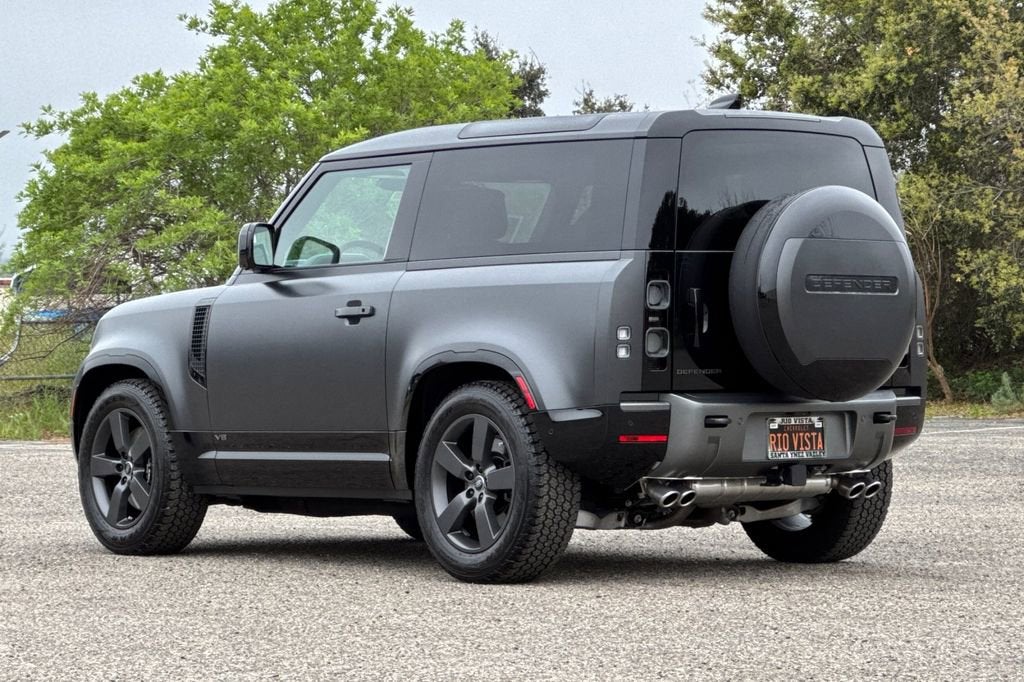 2023 Land Rover Defender V8