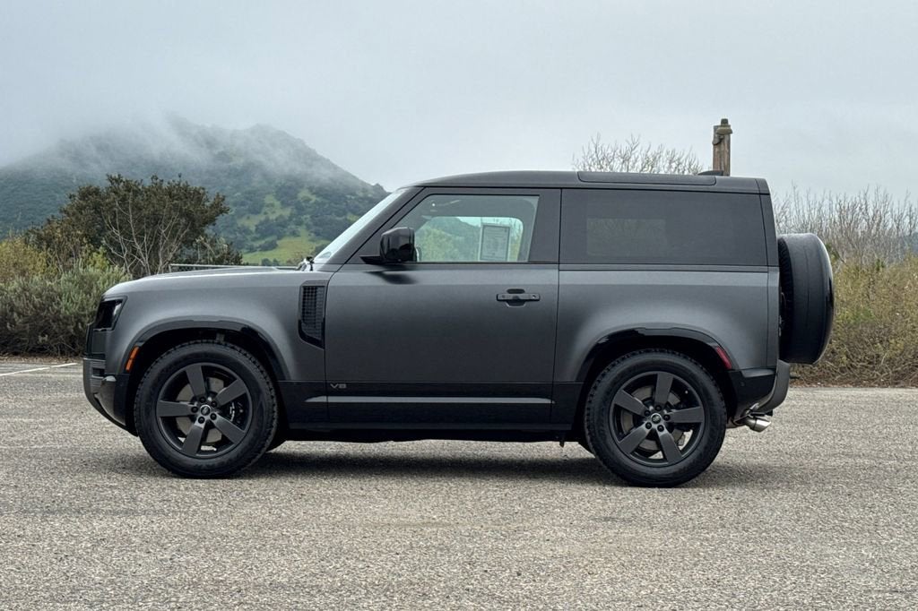 2023 Land Rover Defender V8